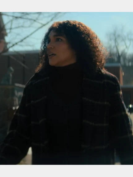 Allison Hargreeves The Umbrella Academy S 04 Black Plaid Coat