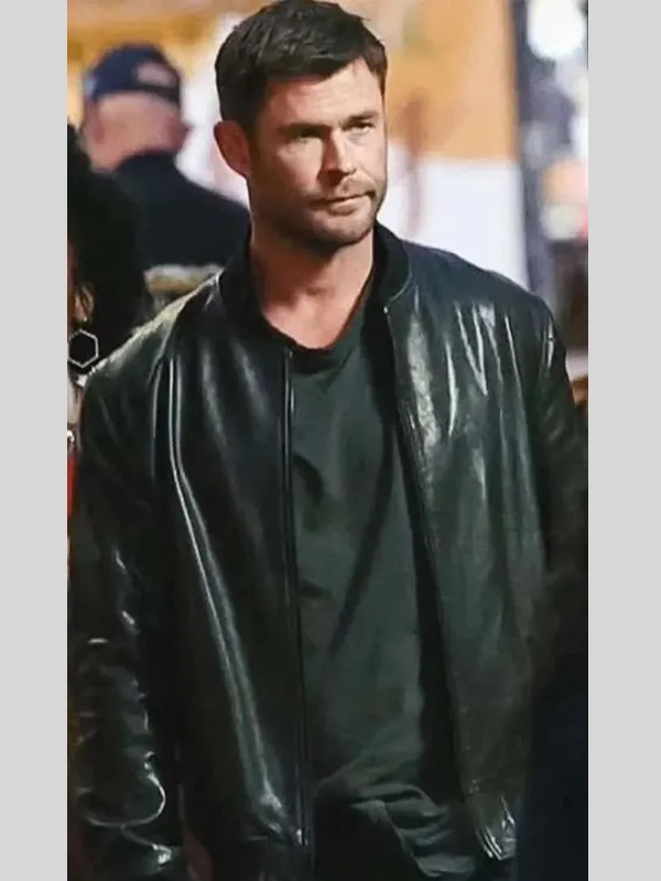Crime 101 Chris Hemsworth Jacket In Leather Crime 101 Chris Hemsworth Jacket In Leather