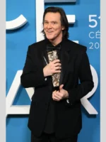 César 2026 Award Jim Carrey Suit