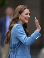 Kate Middleton Blue Suit - Image 7